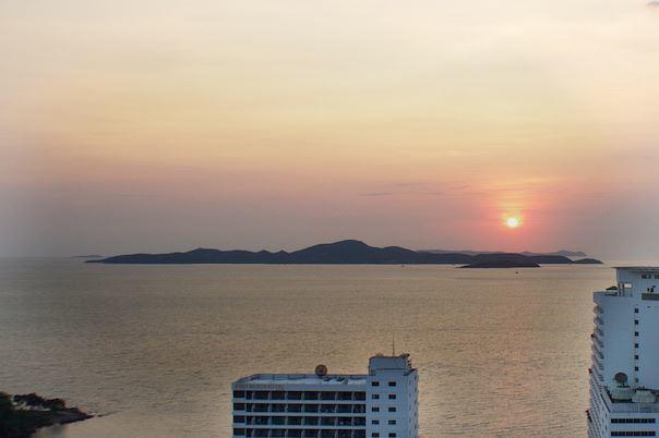 The Cliff Residence Condo Pattaya Chambre photo